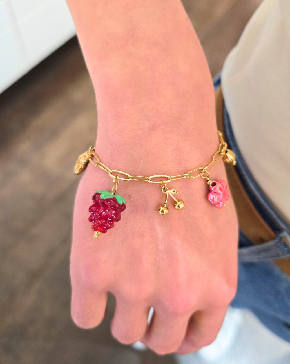 Modisches Armband mit BERRY CHARM