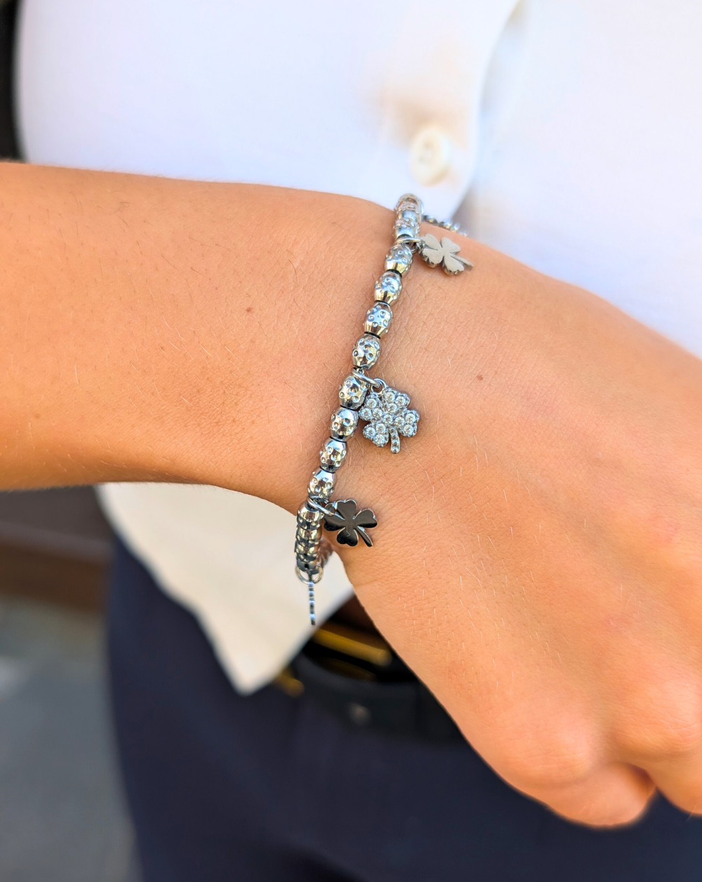 Modisches Armband mit LUCKY CLOVER CHARM  AnhängernTrgovina Patrizia Ljubljana