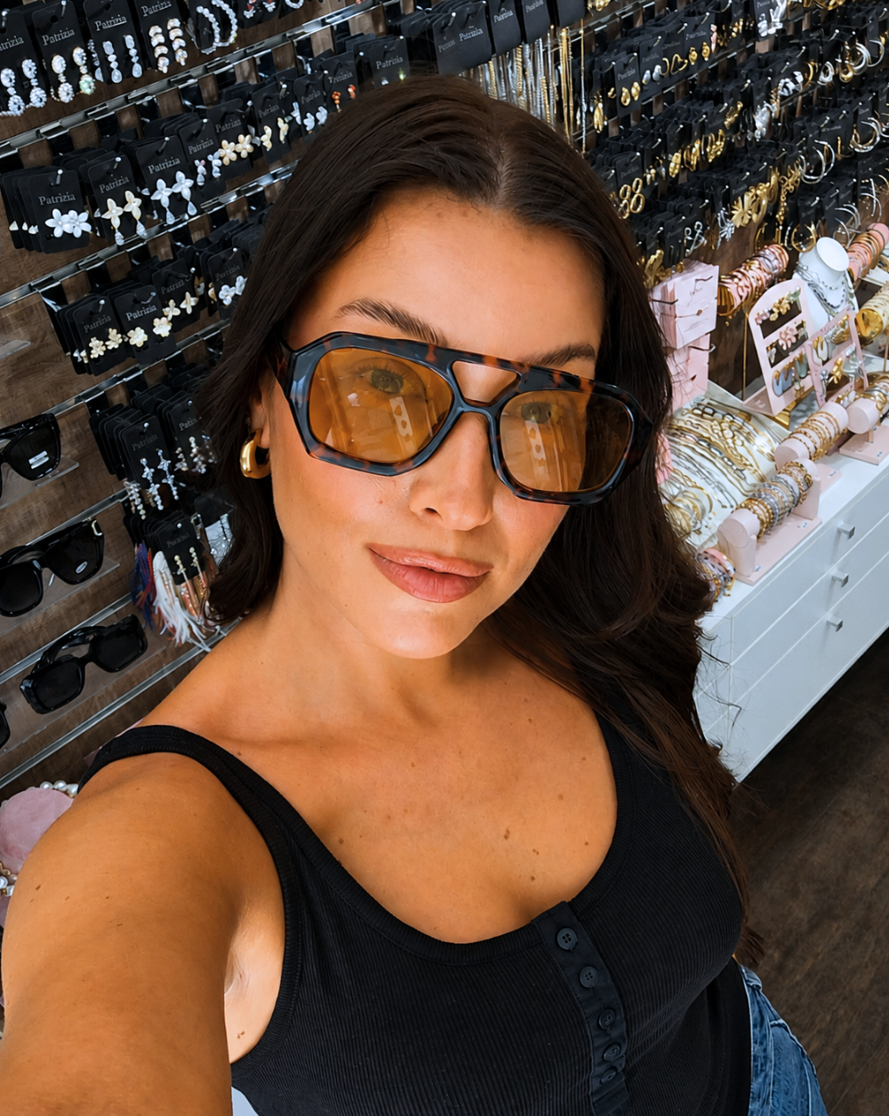 Die Mode- Sonnenbrille -LIVIA mit trendigem Design – Trgovina Patrizia Ljubljana.