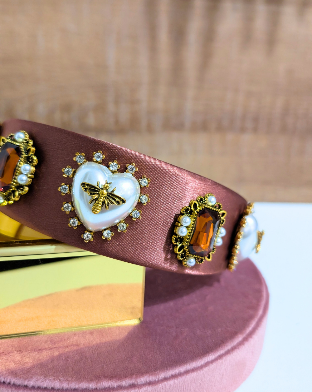 PEARL LOVE Headband LOVE romantic decorative details – Trgovina Patrizia