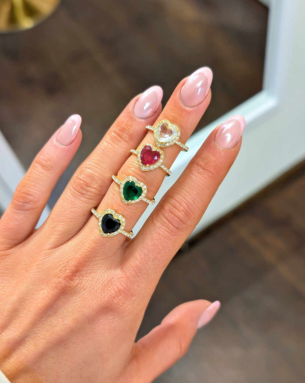 Prstan HEART HALO s srčastim barvnim kristalom in cirkoni iz nerjavečega jekla, Trgovina Patrizia Ljubljana