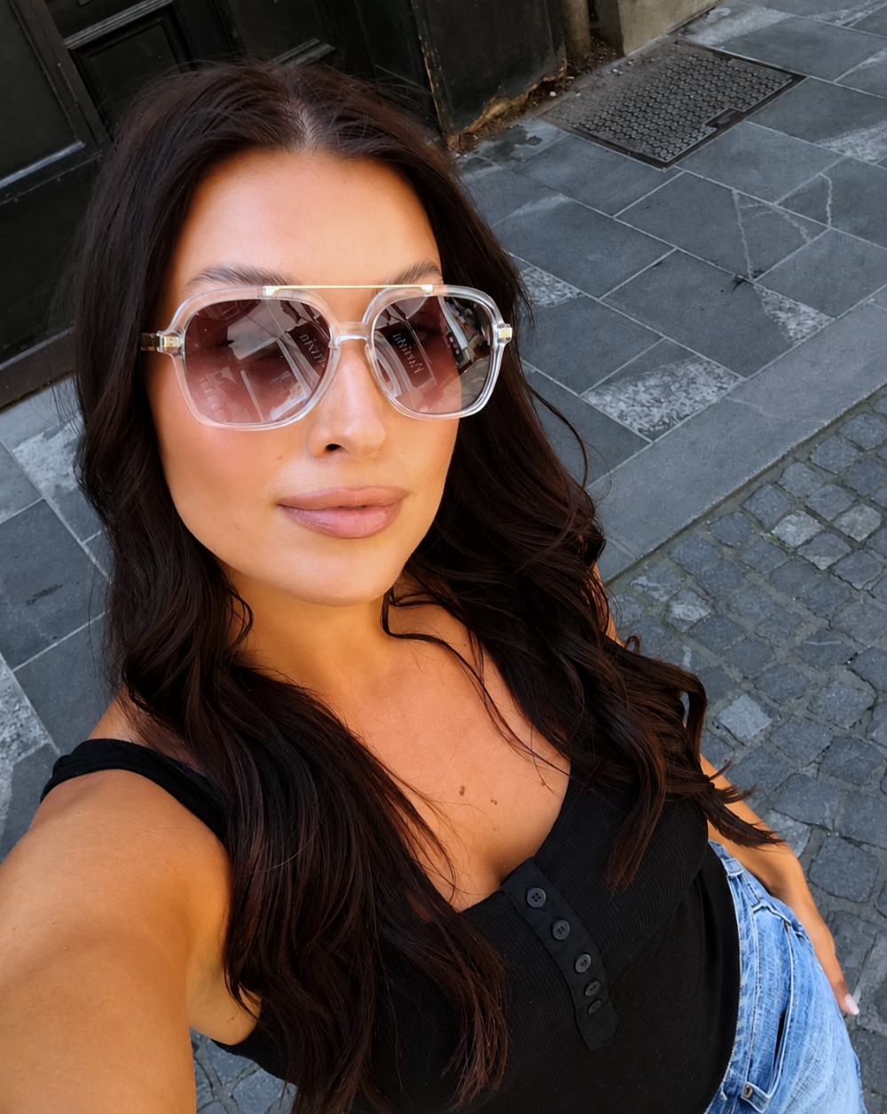 Trendovska sončna očala BROOKLYN z večjim zaobljenim okvirjem – Trgovina Patrizia Ljubljana.