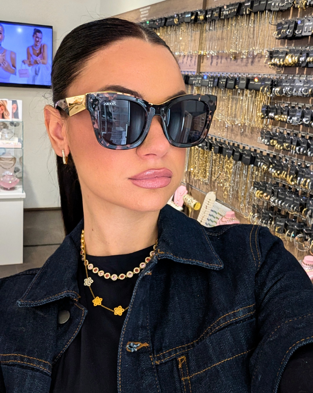 Oversized sončna očala ISA z zlatimi detajli UV400 zaščita Patrizia Ljubljana