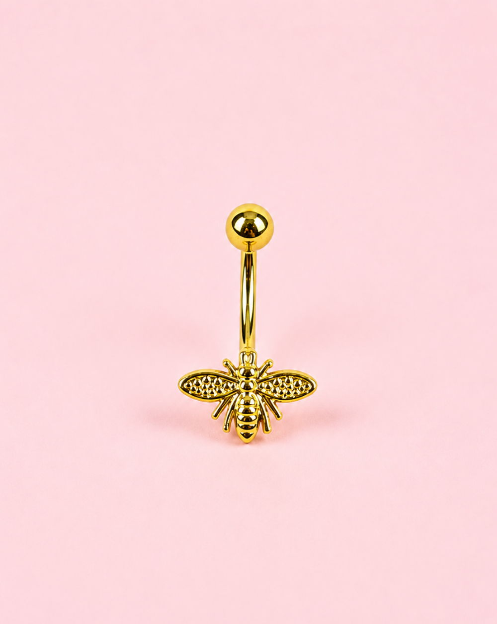 Bauchnabelpiercing BEE – ein Bauchnabelpiercing mit Bienenmotiv und goldenem Finish für einen auffälligen und besonderen Look. Trgovina Patrizia