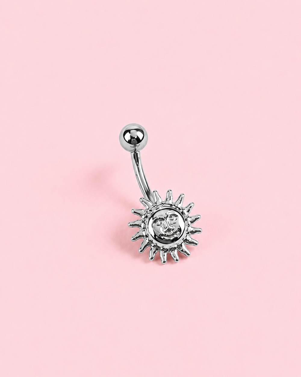 Bauchnabelpiercing SUNNY – ein Bauchnabelpiercing mit Sonnenmotiv und glänzendem Finish für einen auffälligen und trendigen Look. Trgovina Patrizia