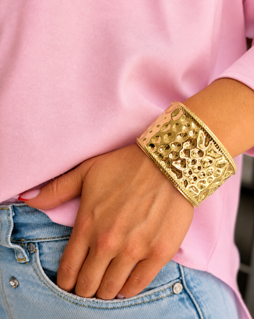 Bracelet Stainless Steel Bracelet – Wide Cuff Bracelet an embossed texture and bold design for a statement look. Trgovina Patrizia .