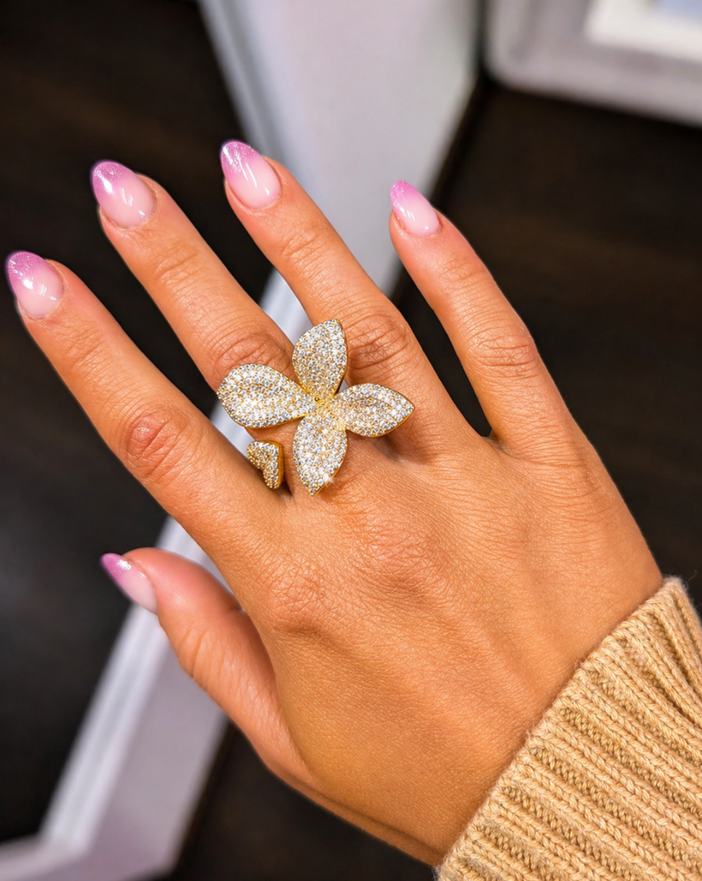 Ring Statement Ring with pave crystals – trgovina Patrizia , elegant and glamorous jewelry