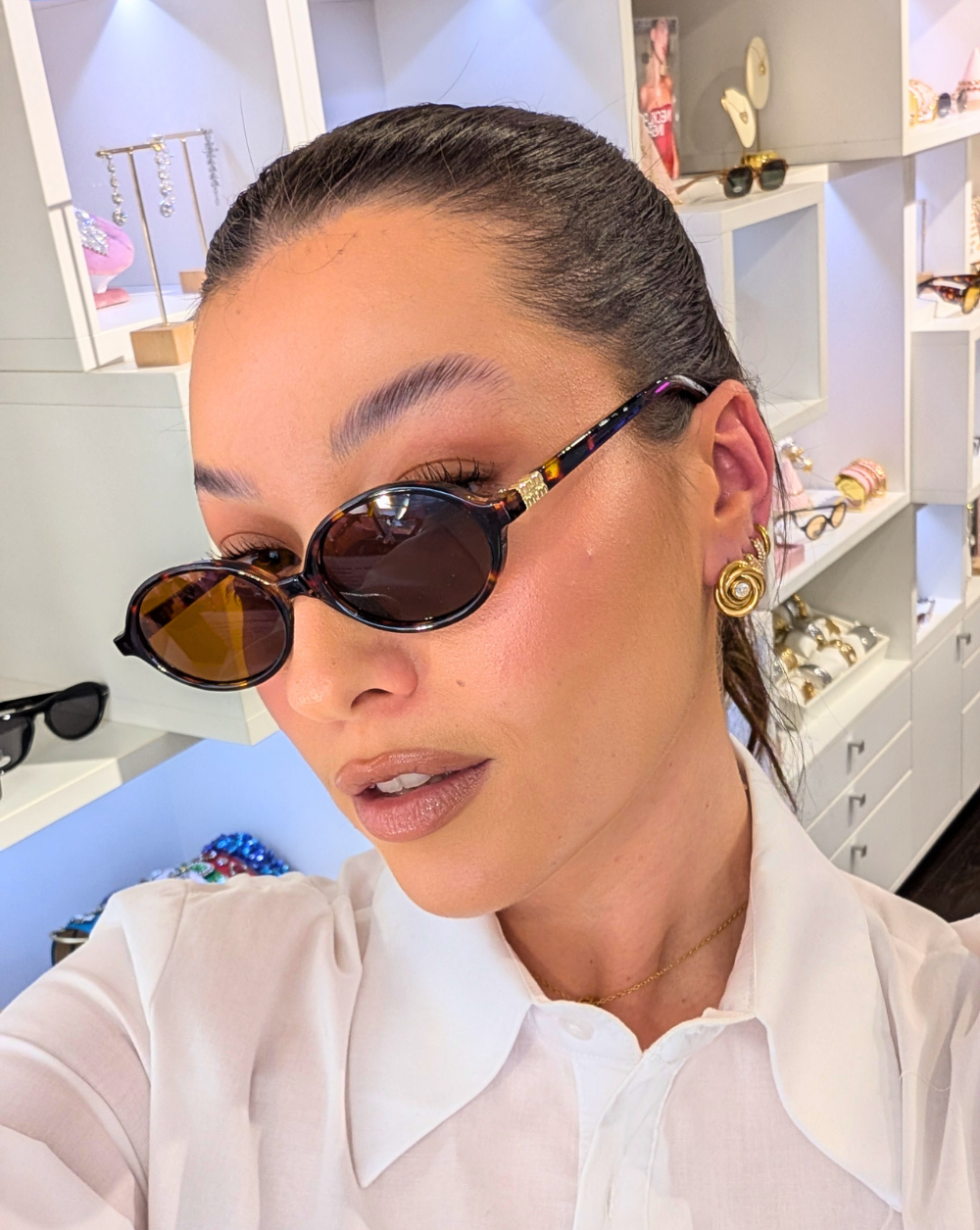 Sunglasses narrow oval lenses and UV400 protection – trgovina Patrizia , a modern and elegant fashion accessory