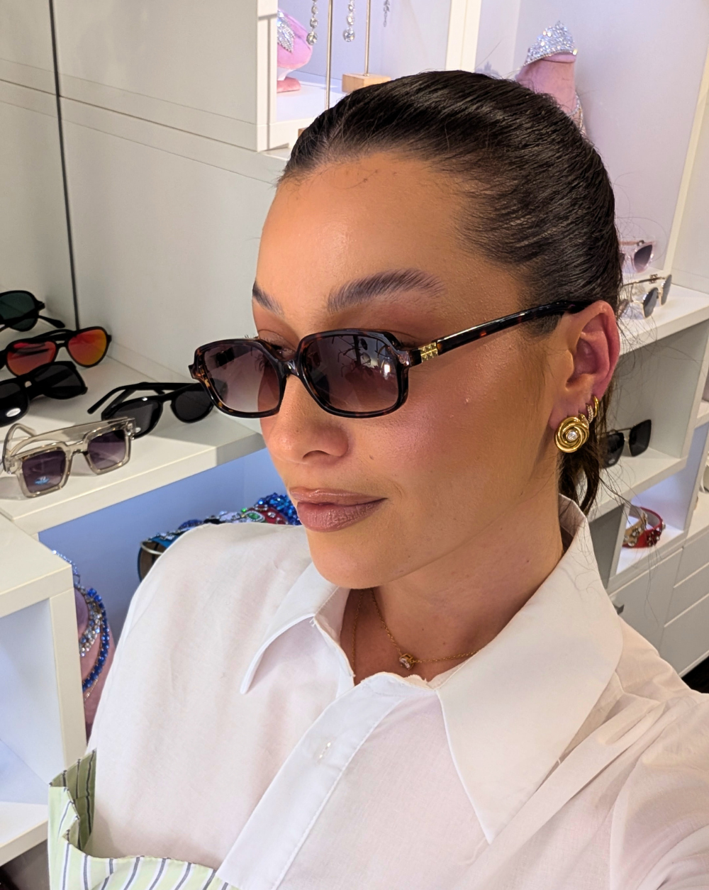 Sunglasses smaller rounded lenses and UV400 protection – trgovina Patrizia , a modern and elegant fashion accessory