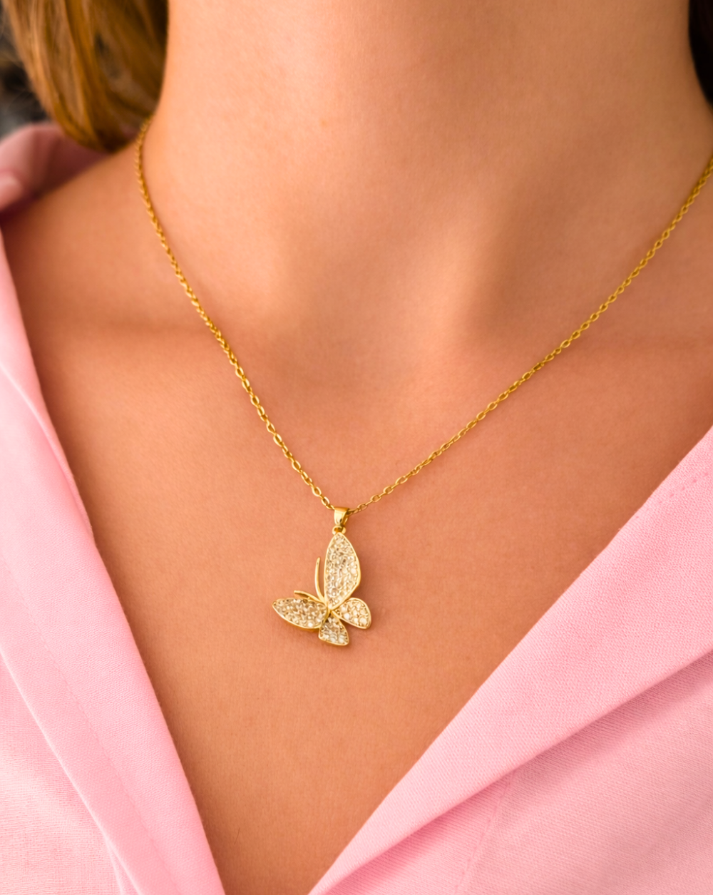 Halskette Schmetterlingsmotiv aus Edelstahl bzw. chirurgischem Stahl – trgovina Patrizia , minimalistischer, eleganter Schmuck