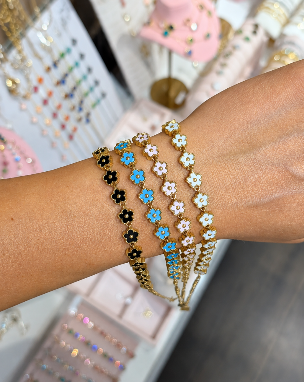 Gold Bracelet DAISY CHAIN made of stainless steel with floral motifs – Trgovina Patrizia Ljubljana.