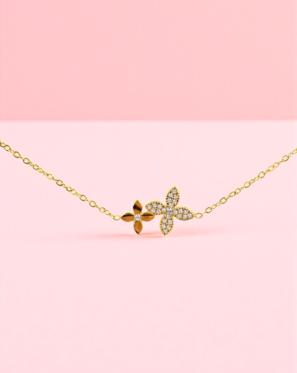 FLORA narukvica s cvjetnim motivom i cirkonima – Trgovina Patrizia Ljubljana